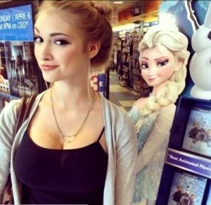 Look alike of Elsa from the Disney movie Frozen